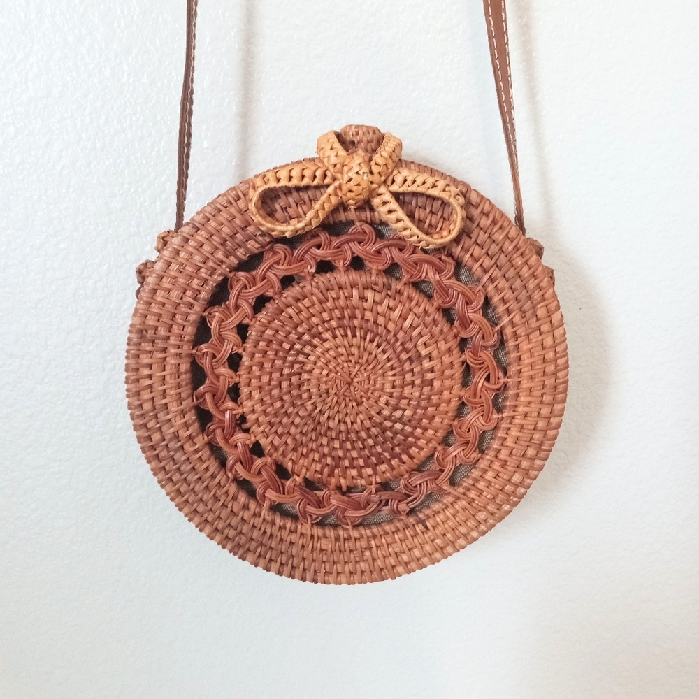 Woven Rattan Handmade Circular Brown Crossbody Shoulder Bag - Picture 6 of 8